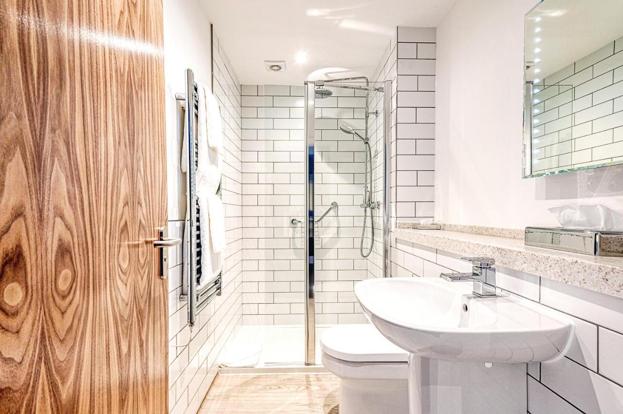 The Wheatsheaf By Innkeeper'S Collection Woking Eksteriør bilde